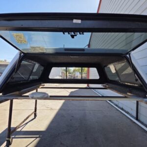 Leer 100S Topper – Chevrolet Silverado 2500 - Image 2