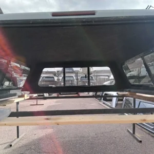 Leer 100S Topper – Chevrolet Silverado 2500 - Image 2