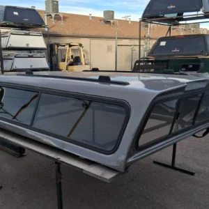 Leer 100R Topper – Chevrolet Silverado 2500 - Image 3