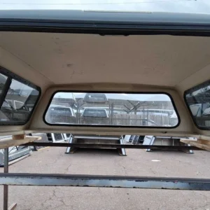 Leer 100R Topper – Chevrolet Silverado 2500 - Image 2