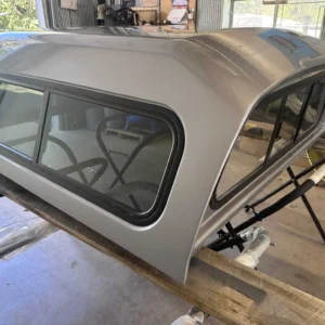 Leer 180 Topper – Toyota Tacoma - Image 3