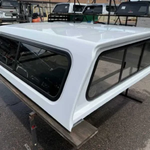 Leer 100XR Topper – GMC Sierra 2500 - Image 3