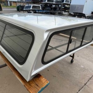 Leer 100XR Topper – Chevrolet Silverado 1500 - Image 3