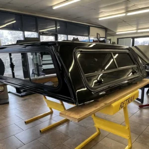 Leer 100XR Topper – GMC Sierra 1500 - Image 5