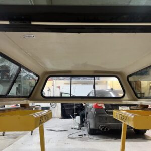 Leer 100XR Topper – GMC Sierra 1500 - Image 3