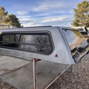 Leer 100XR Topper – GMC Sierra 2500 - Image 5